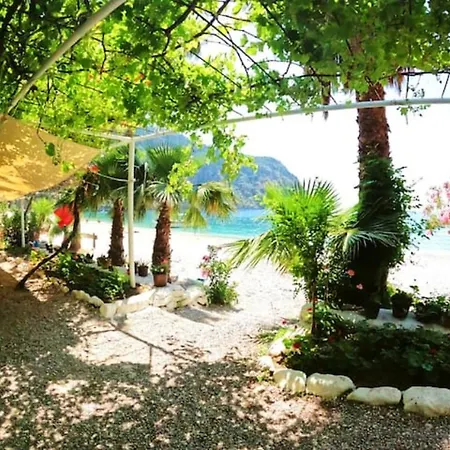 Luxusní stan Butterfly Valley Glamping Oludeniz