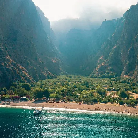 Luxusní stan Butterfly Valley Glamping